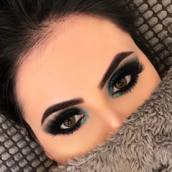 MAC Dazzleshadow Metallic Eyeshadow- Emerald Cut - Shimmering Dark Green - Picture 13 of 17